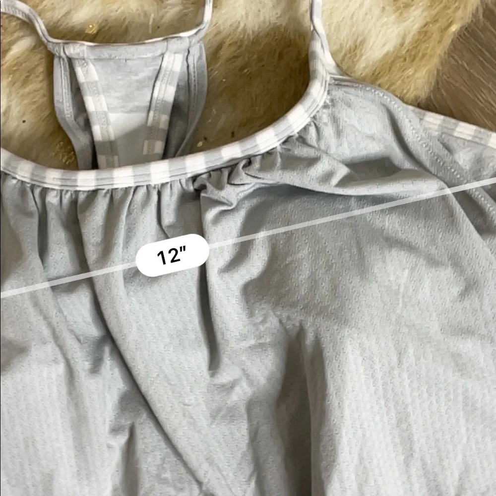 Lululemon no limits tank top in grey - Picture 2 of 5
